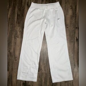 Nike woman’s White Sweatpants